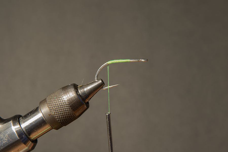 abomination fly for bonefish - step 1